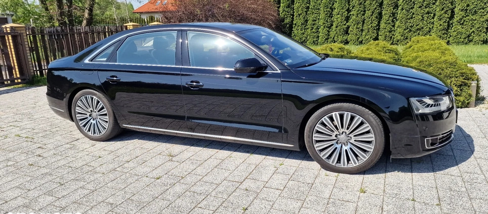 Audi A8 cena 202950 przebieg: 117000, rok produkcji 2016 z Łódź małe 742